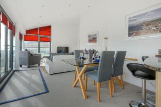 The Penthouse - West Bay - 6