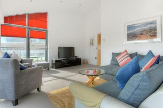 The Penthouse - West Bay - 5
