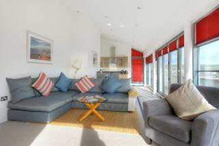 The Penthouse - West Bay - 4