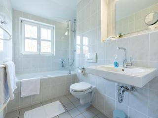 Feriendorf Rugana - Komfortplus Appartement mit 2 Schlafzimmern und Terrasse C06 - Dranske - 5