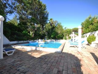Comfortable and spacious, 4 bedroom traditional Villa - Almancil - 4