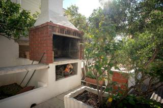 Spacious Green Home - 4