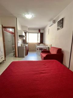 Monolocale Rosso - A casa di Ludovica e Martina - Gallipoli - 9