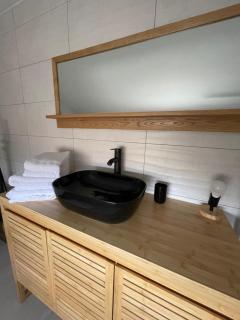 Oasis Cove, maisons au bord de l'eau, plage de Sète - 3