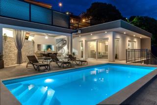 New Villa Stella with 32 sqm private heated pool Jacuzzi Sauna Media room 3 bedrooms - Blato na Cetini - 9