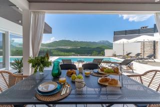 New Villa Stella with 32 sqm private heated pool Jacuzzi Sauna Media room 3 bedrooms - Blato na Cetini - 2
