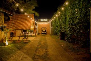 Tuk Tuk Boutique Hotel - 8