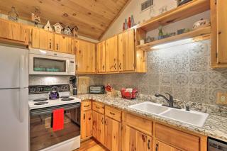 Murphy Family Cabin with Fire Pit and Forest Views! - Salem - 3