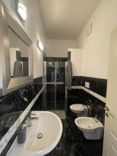 Villa Bianca a few steps by the sea with exclusive garden & jacuzzi - Livorno - 5