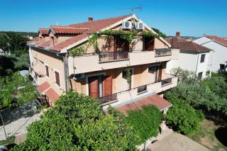 Apartments and Rooms Sinka - Biograd na Moru - 0