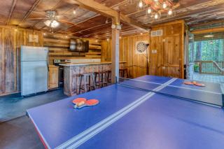 Secluded Sunrise Ridge-10 Min From Blue Ridge, King Beds, Hot Tub, 2 Porches, Fireplace Wood Burning, Mountain View, Cozy - Blue Ridge - 1