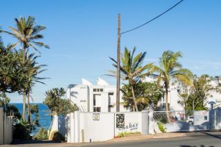 Ocean Blue at Chakas Cove, Beachfront Apartment - 2