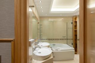 Vouliagmeni's Elegance by Acropolis Suites - 6