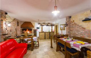 Lovely Home In Starigrad With Kitchen - Marasovići - 5