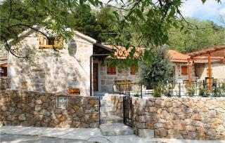 Lovely Home In Starigrad With Kitchen - Marasovići - 2