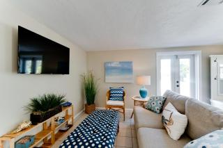 Anna Cabana B - 301 Poinsettia - 8