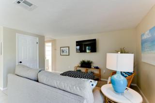 Anna Cabana B - 301 Poinsettia - 7