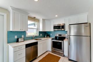 Anna Cabana B - 301 Poinsettia - 3