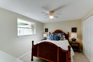 Anna Cabana B - 301 Poinsettia - 2