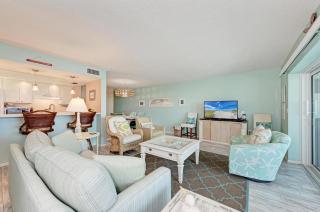 Sunset Beach 102: Gulf Front, Stunning Views, On the Beach, Pool by Anna Maria Life Vacation Rentals - 3