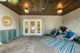 5 O'Clock Somewhere - 216 Chilson - 9