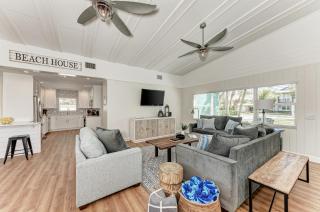 Lazy Lagoon: On Canal, Pool, Boat Dock, 2 blocks to Beach by Anna Maria Life Vacation Rentals - 5
