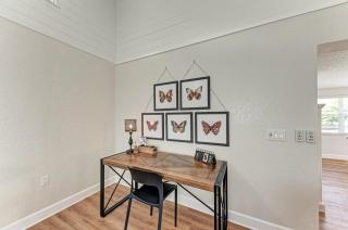 Lazy Lagoon: On Canal, Pool, Boat Dock, 2 blocks to Beach by Anna Maria Life Vacation Rentals - 4