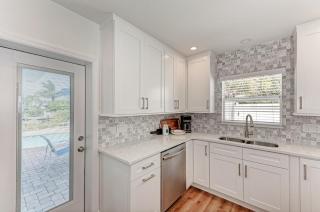 Lazy Lagoon: On Canal, Pool, Boat Dock, 2 blocks to Beach by Anna Maria Life Vacation Rentals - 1