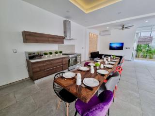 Modern Villa Rutelena +Good location+Pool+AC+Sleeps 12 - 4