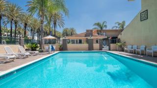 Anaheim Islander Inn and suites near Park and Convention center - Anaheim - 5