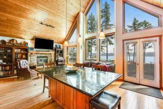 Captain's Cabin - 1