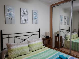 Bajo cálido con patio y piscina privada! - Vera - 0