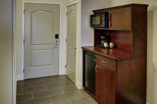 Ramada by Wyndham Hinton - 5