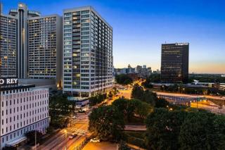 1109-Extra LG-King Bed-1 Free Park-Fast WiFi-DTW - Atlanta - 4