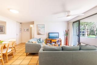 Mistral Court 2, 17 Mistral Close - little beach water views & Wifi - 2