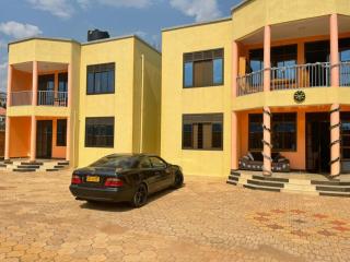 The Mugabis Spacious Private Room - Kigali - 9
