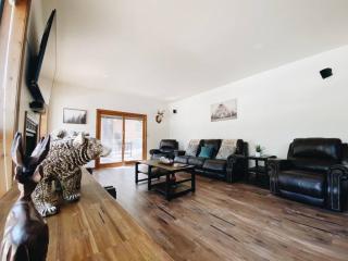 Kathys Cabin, King Bed, Hot Tub, Near-NAU & Downtown attractions, Perfect Year-Round Mountain Getaway - Flagstaff - 7