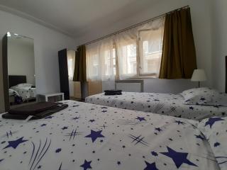 Four Rooms Apartment Central - Bucharest - 3