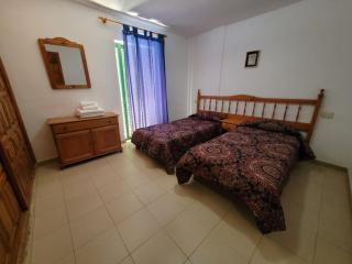Immaculate 1-Bed Apartment in Arona E308 - Arona - 4