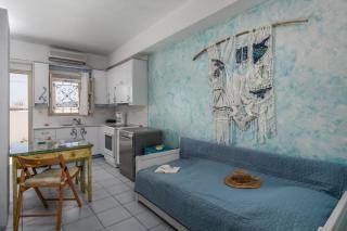 Debbie's Apartments - Adamantas - 9