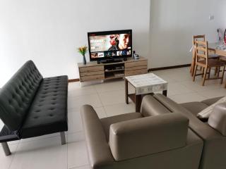 Landmark Stunning High Floor Coast View Studio #Netflix #Fast Wifi - Tanjong Tokong - 4
