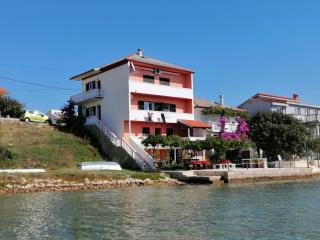 Apartmani Mirko LJubač - Ražanac - 9