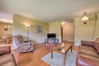 Cozy Charlotte Retreat with Yard about 5 Mi to Dtwn - Charlotte - 6