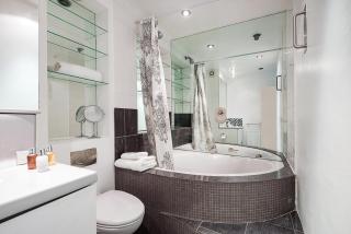Bright and stylish apartment in trendy Islington by UnderTheDoormat - London - 2