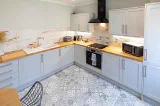 The Hideout - free parking - 9