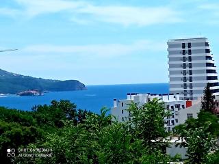 Monterus apartment with sea view in Becici - 0
