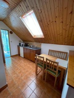 Sklípek U píchlé galusky - 8