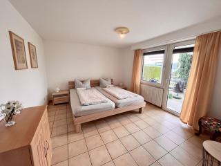Holiday home with garden in Reil - Reil - 8
