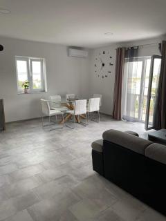 Apartman Ivanica - Lukoran - 0