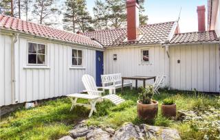 Gorgeous Home In Færvik With Kitchen - 9